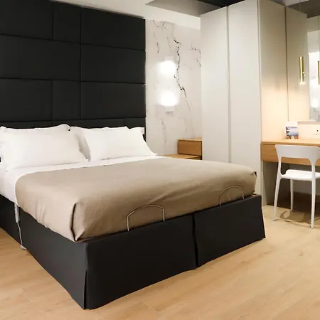 Pensión Serenithouse 3*