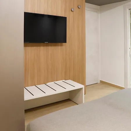 Pensión Serenithouse 3*